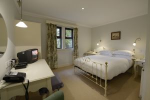 bedroomslow4.jpg